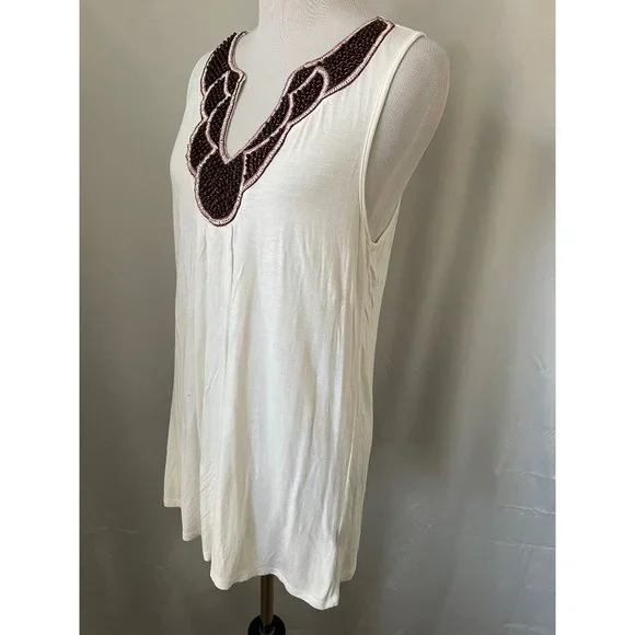 Bellatrix Cream Embroidered Wooden Beaded Scallop Design Neckline Tank Top - Picture 9 of 10